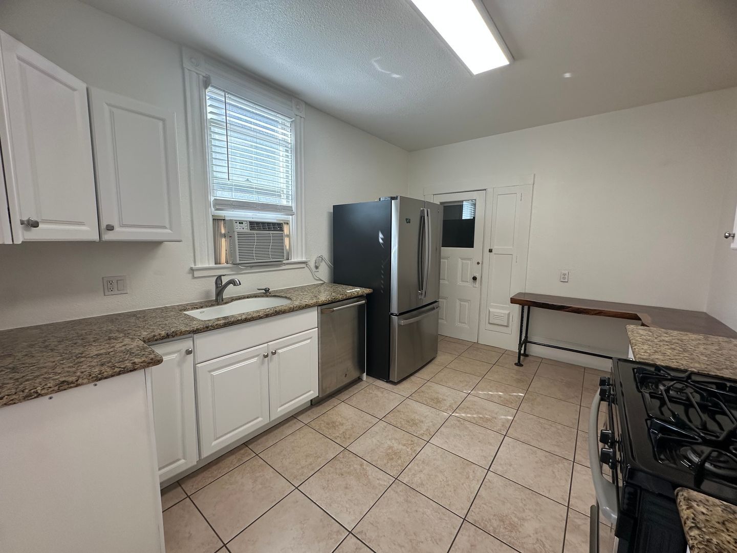 2427 J ST  - Sacramento - California - 1 bed, 1 bath rental property