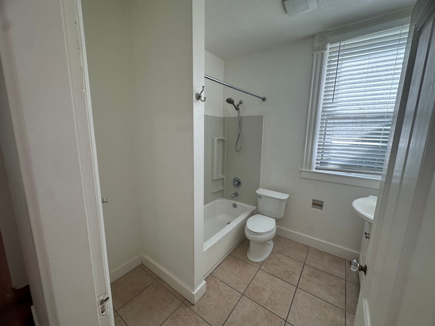 2427 J ST  - Sacramento - California - 1 bed, 1 bath rental property