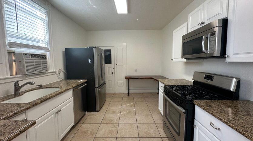 2427 J ST  - Sacramento - California - 1 bed, 1 bath rental property