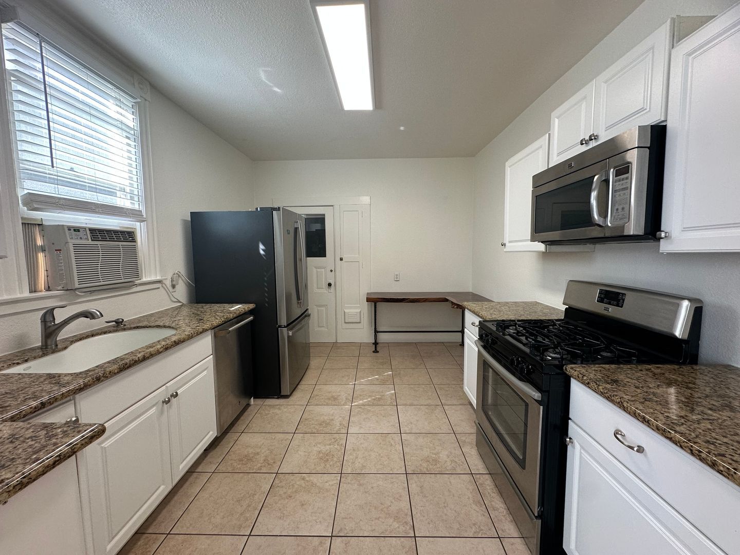 2427 J ST  - Sacramento - California - 1 bed, 1 bath rental property