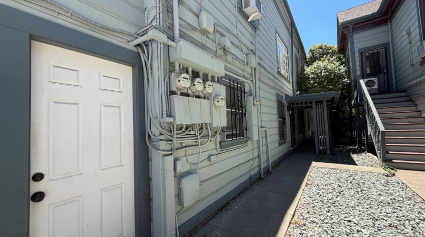 2427 J ST  - Sacramento - California - 1 bed, 1 bath rental property