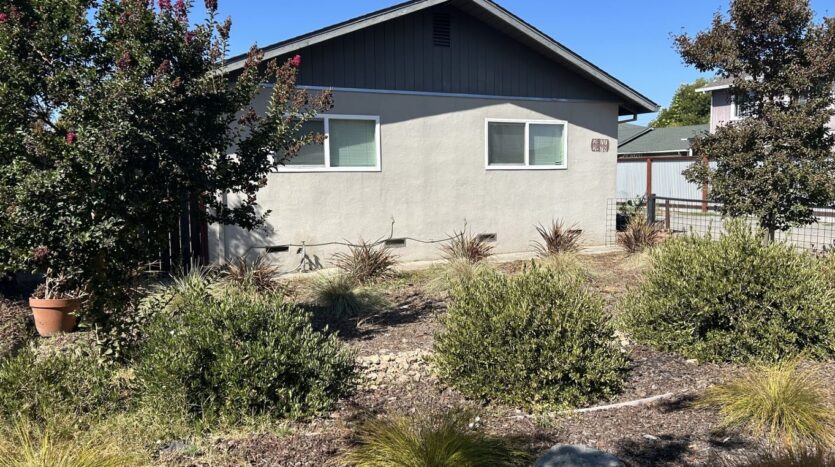 2577 West Steele Lane  - Santa Rosa - California - 2 bed, 1 bath rental property