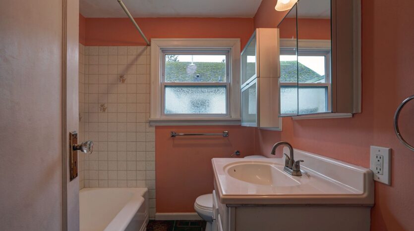 2803 Birchwood Ave. - Bellingham - Washington - 2 bed, 1 bath rental property