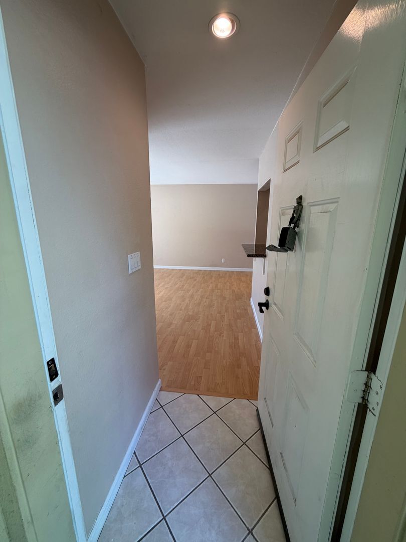 2827 Monument Blvd Apt 24 - Concord - California - 1 bed, 1 bath rental property
