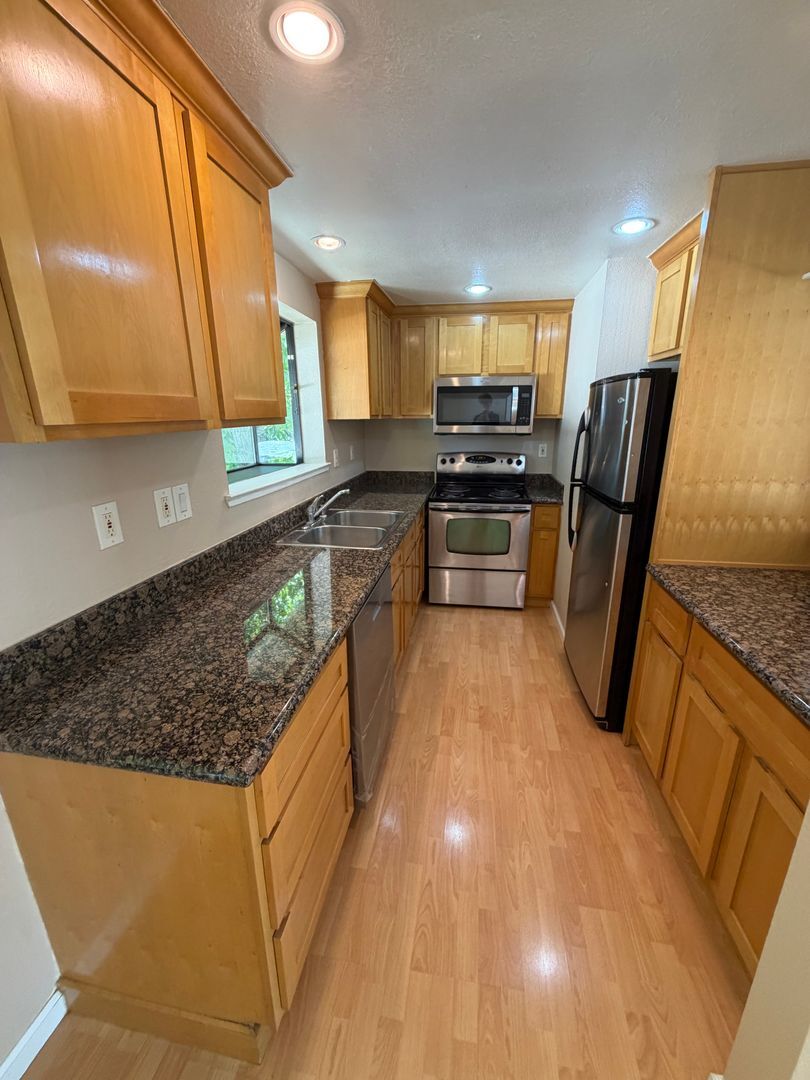 2827 Monument Blvd Apt 24 - Concord - California - 1 bed, 1 bath rental property