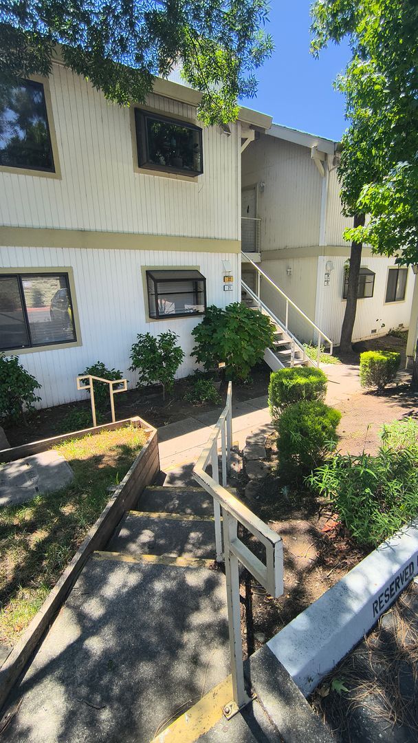 2827 Monument Blvd Apt 24 - Concord - California - 1 bed, 1 bath rental property