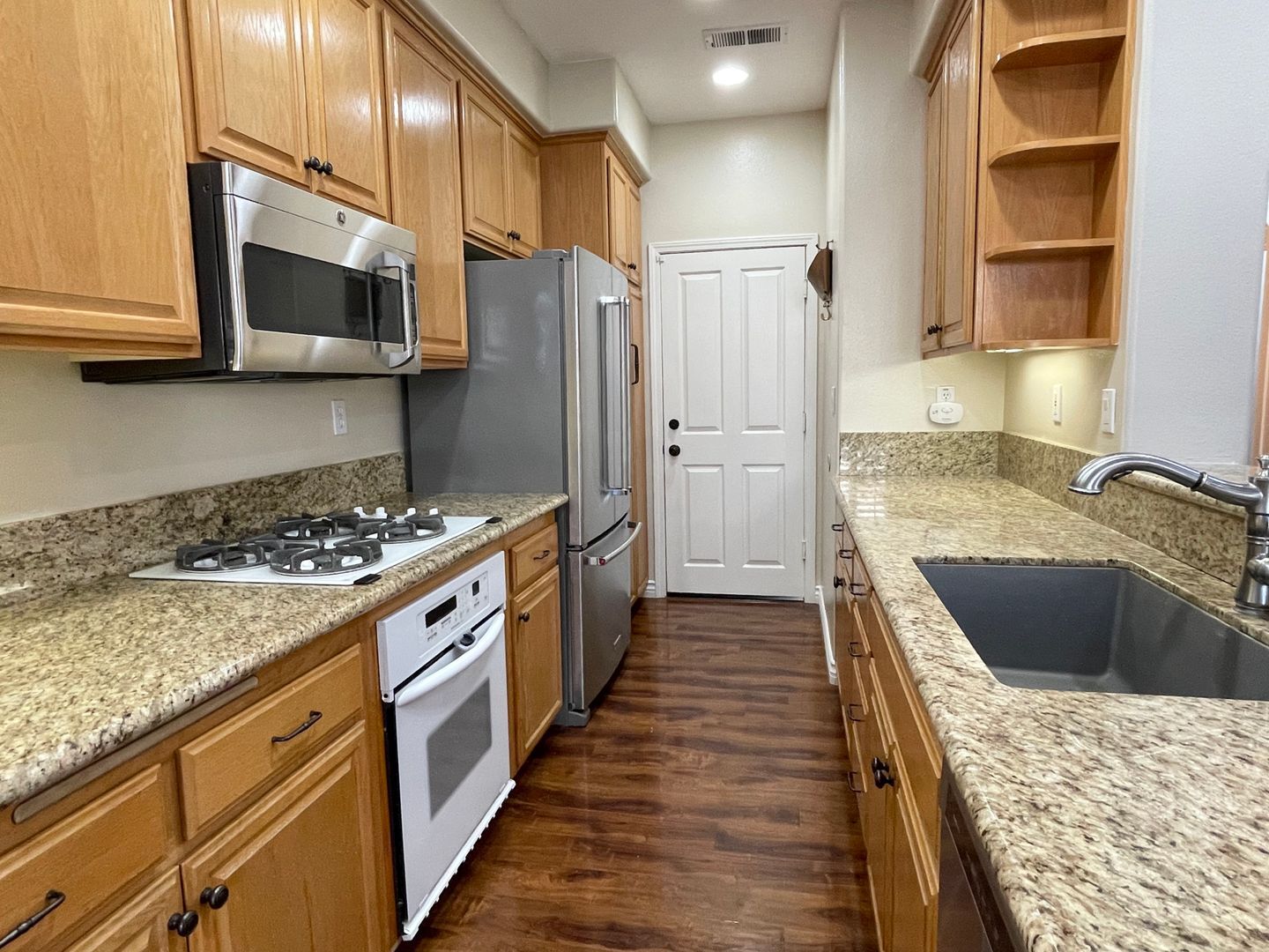 2884 Capella Way  - Thousand Oaks - California - 3 bed, 2.5 bath rental property