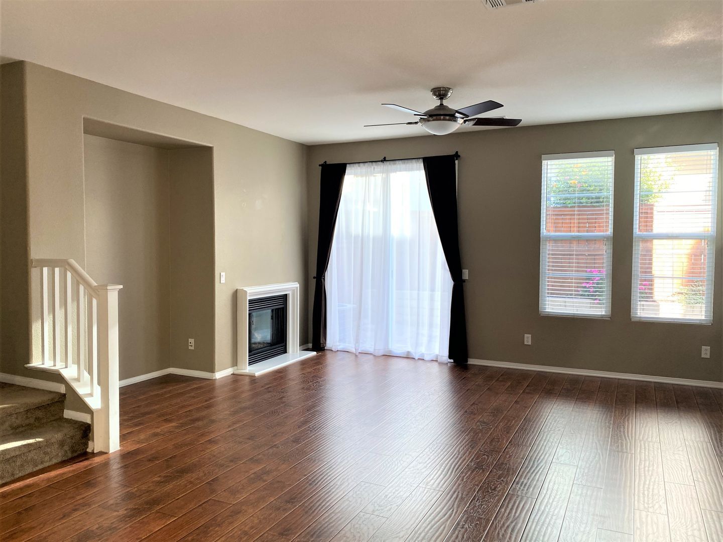 289 Tiburon Dr  #186 - Chula Vista - California - 2 bed, 2.5 bath rental property