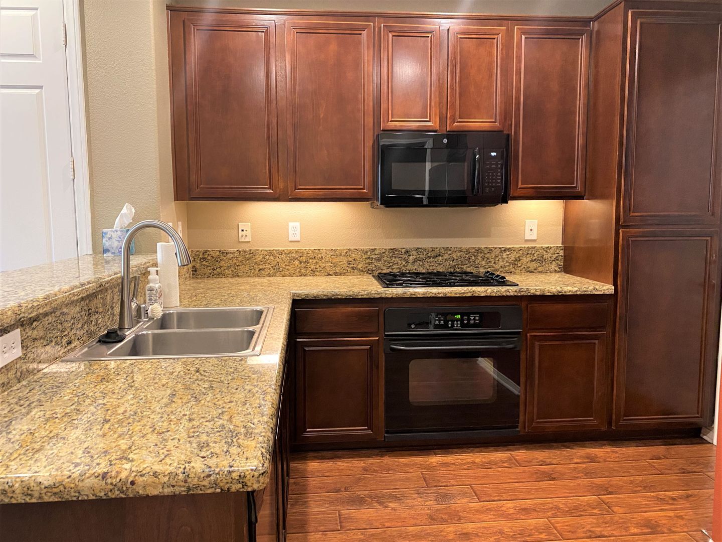 289 Tiburon Dr  #186 - Chula Vista - California - 2 bed, 2.5 bath rental property