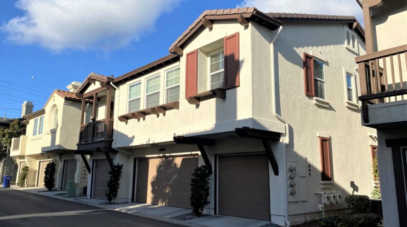 289 Tiburon Dr  #186 - Chula Vista - California - 2 bed, 2.5 bath rental property