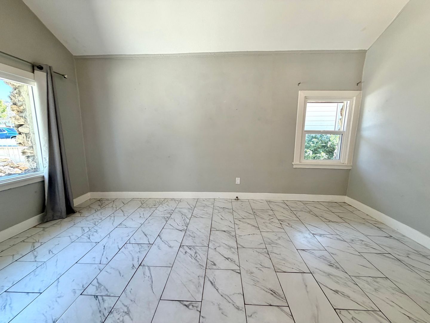 3056 Crescent Way  - Thousand Oaks - California - 2 bed, 1 bath rental property