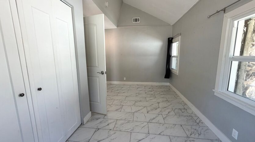 3056 Crescent Way  - Thousand Oaks - California - 2 bed, 1 bath rental property