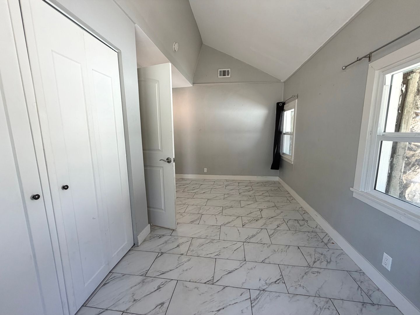 3056 Crescent Way  - Thousand Oaks - California - 2 bed, 1 bath rental property