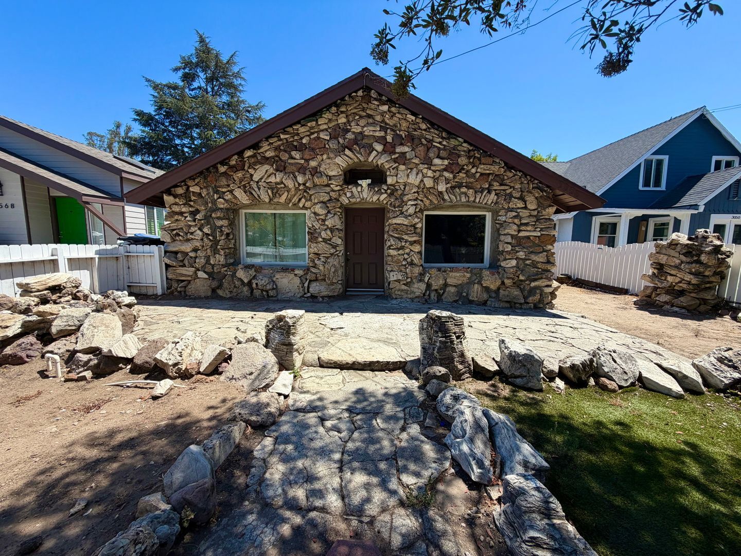 3056 Crescent Way  - Thousand Oaks - California - 2 bed, 1 bath rental property