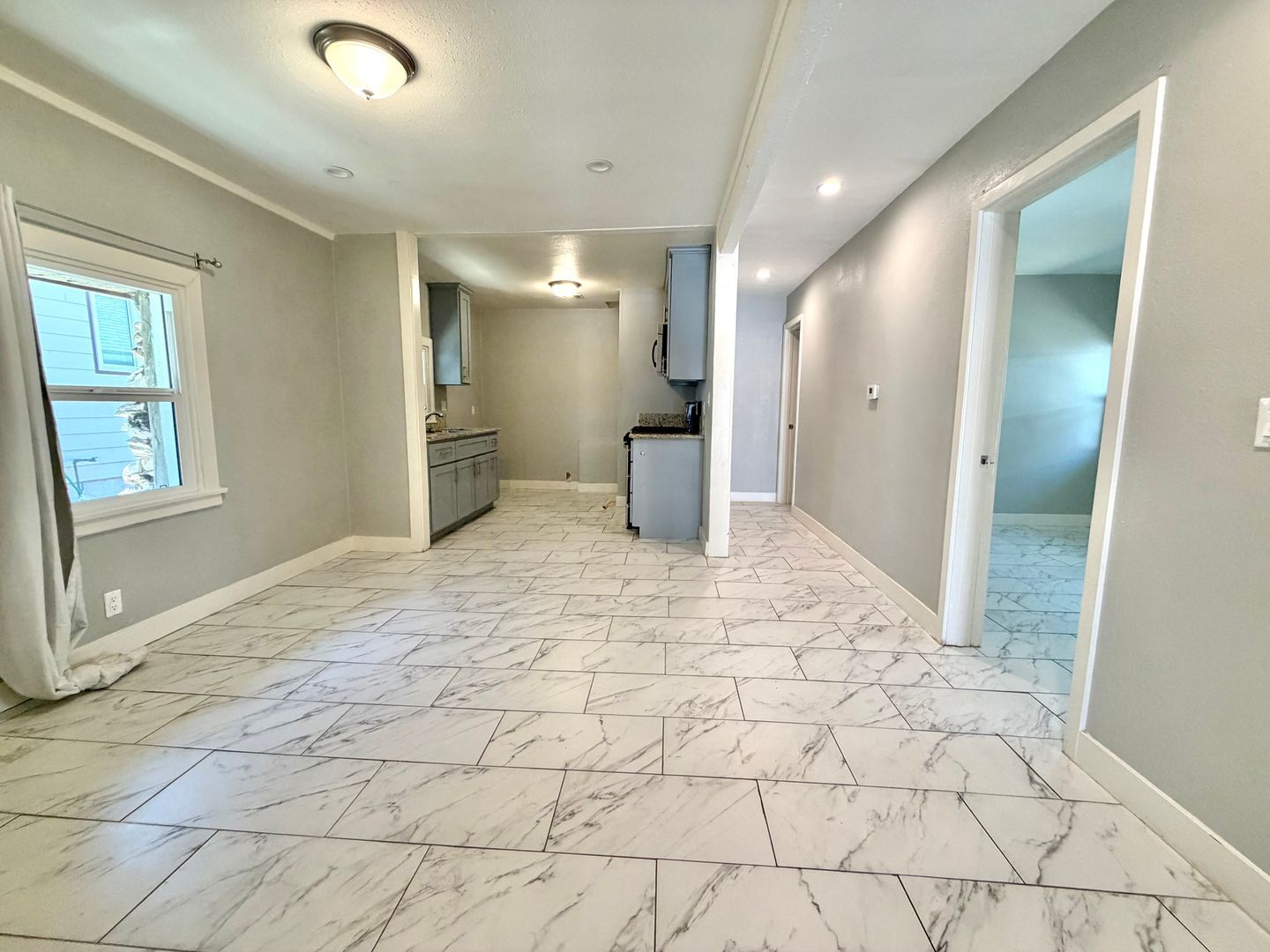 3056 Crescent Way  - Thousand Oaks - California - 2 bed, 1 bath rental property