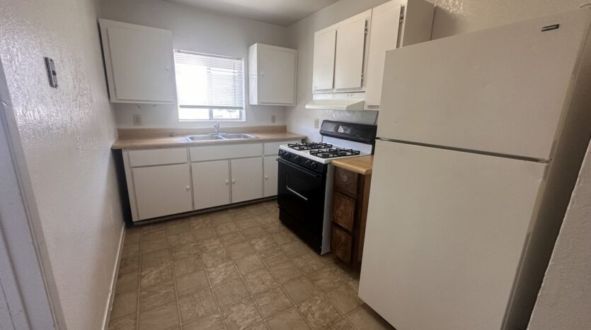 325 Alexander Avenue - #7 - Susanville - California - 2 bed, 1 bath rental property