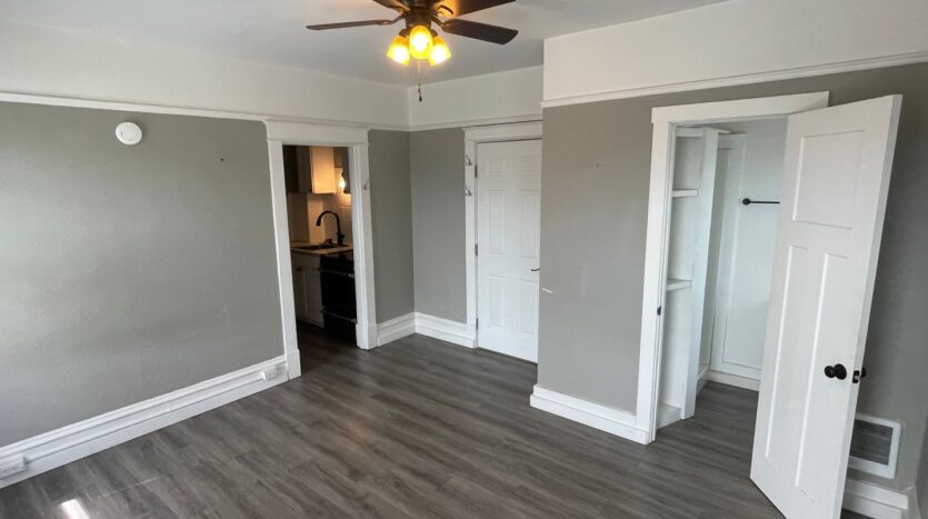 327 N. 4th St. - #3 - Mount Vernon - Washington - 1 bath rental property