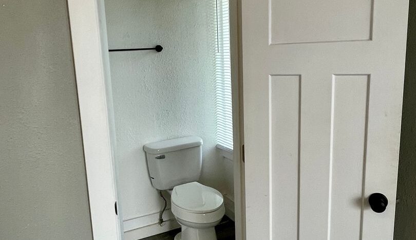 327 N. 4th St. - #3 - Mount Vernon - Washington - 1 bath rental property