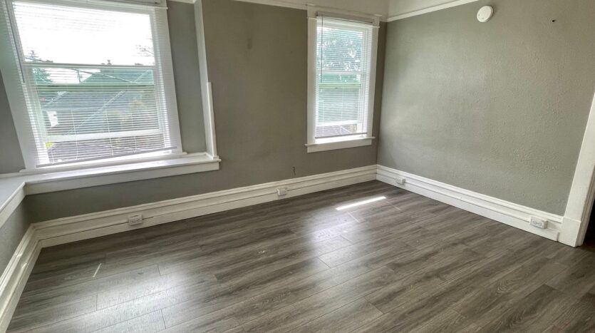 327 N. 4th St. - #3 - Mount Vernon - Washington - 1 bath rental property