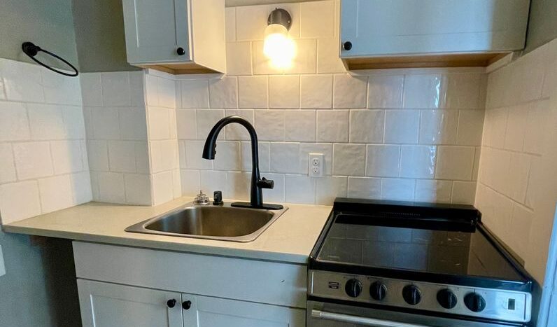 327 N. 4th St. - #3 - Mount Vernon - Washington - 1 bath rental property