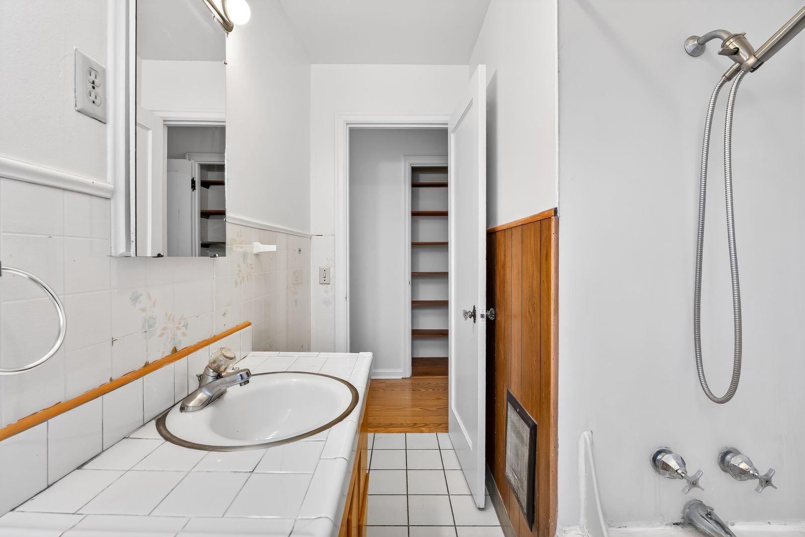 345 NW Norman Ave.  - Gresham - Oregon - 2 bed, 1 bath rental property