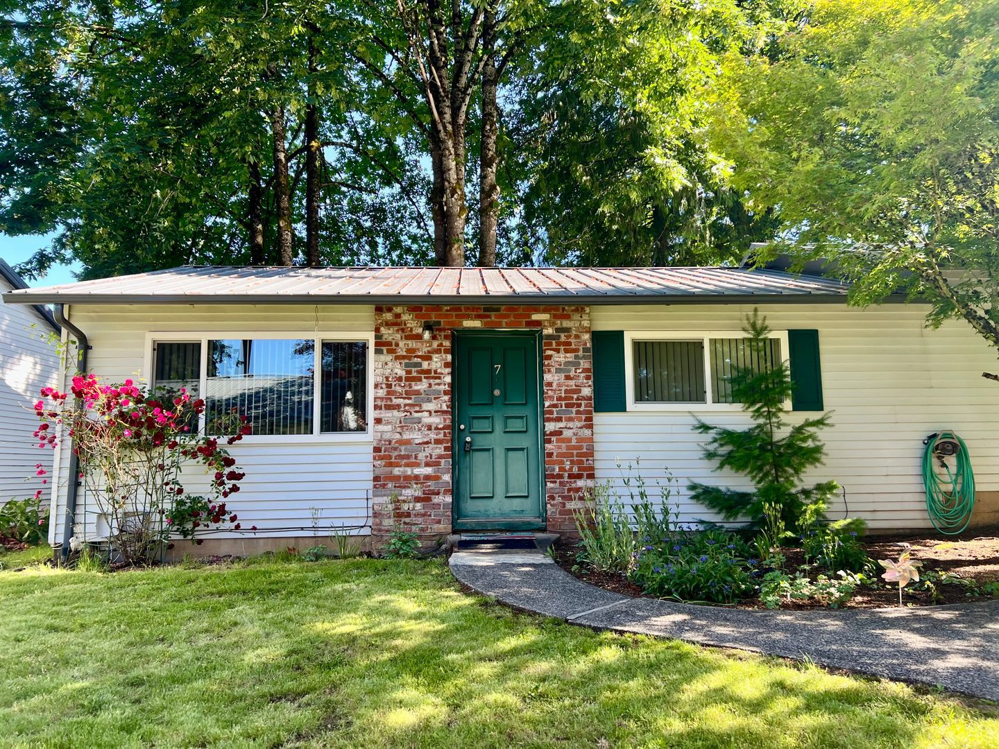 37950 HWY 26 - #7 - Sandy - Oregon - 2 bed, 1 bath rental property
