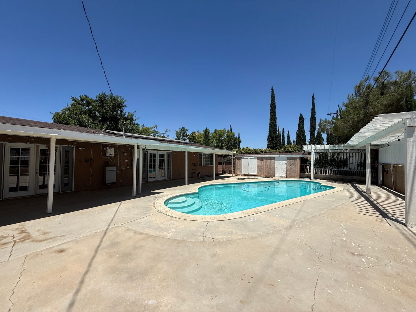 39142 11th St. West - Palmdale - California - 3 bed, 1.5 bath rental property