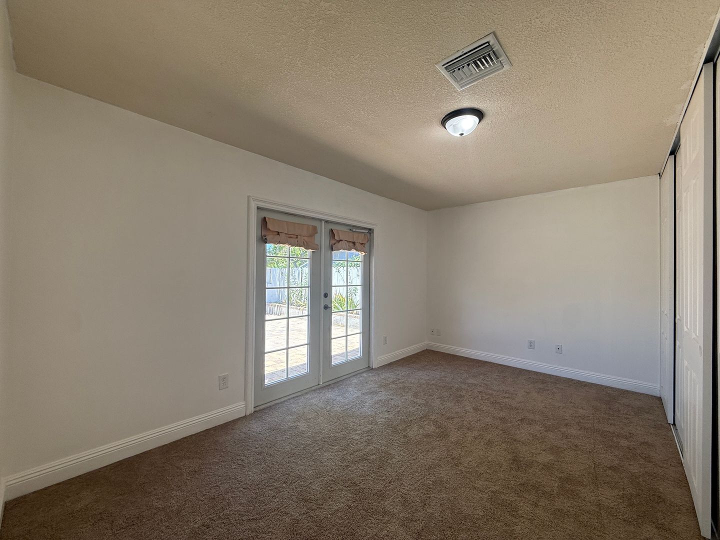39142 11th St. West - Palmdale - California - 3 bed, 1.5 bath rental property