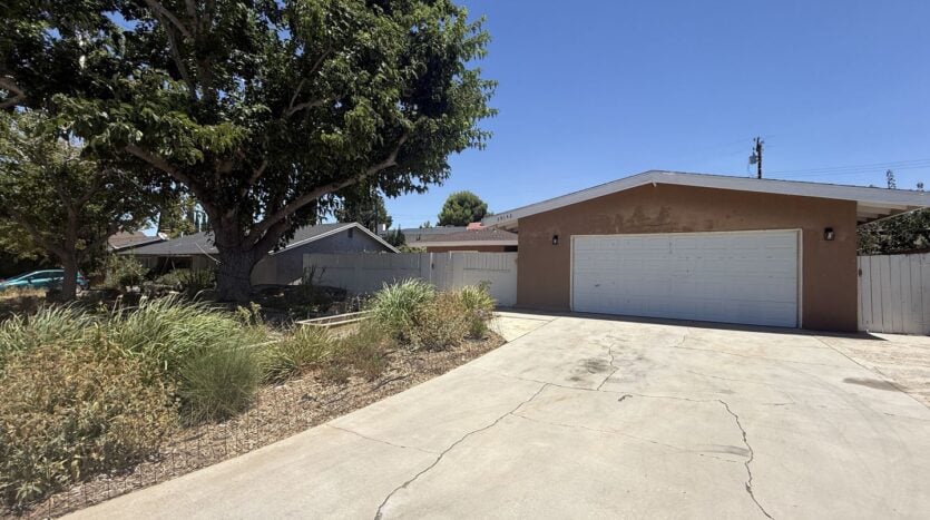 39142 11th St. West - Palmdale - California - 3 bed, 1.5 bath rental property