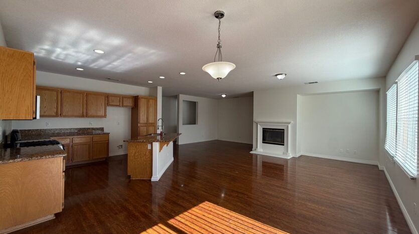 39201 Jacob Dr - Palmdale - California - 4 bed, 3 bath rental property