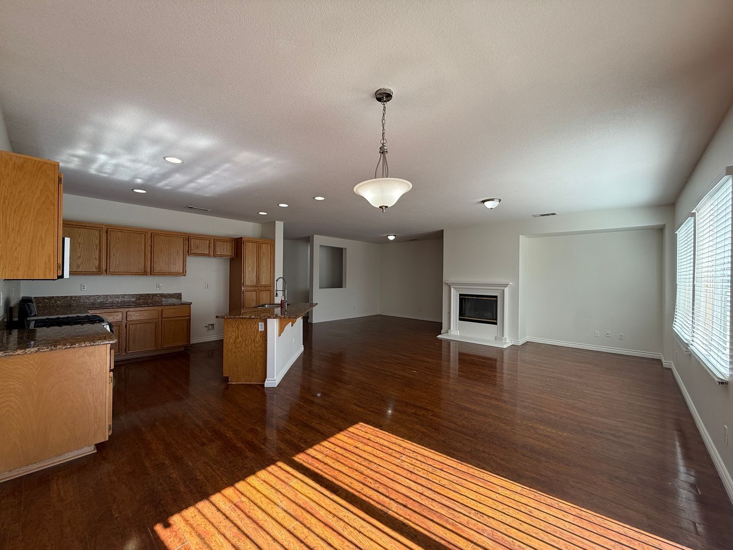 39201 Jacob Dr - Palmdale - California - 4 bed, 3 bath rental property