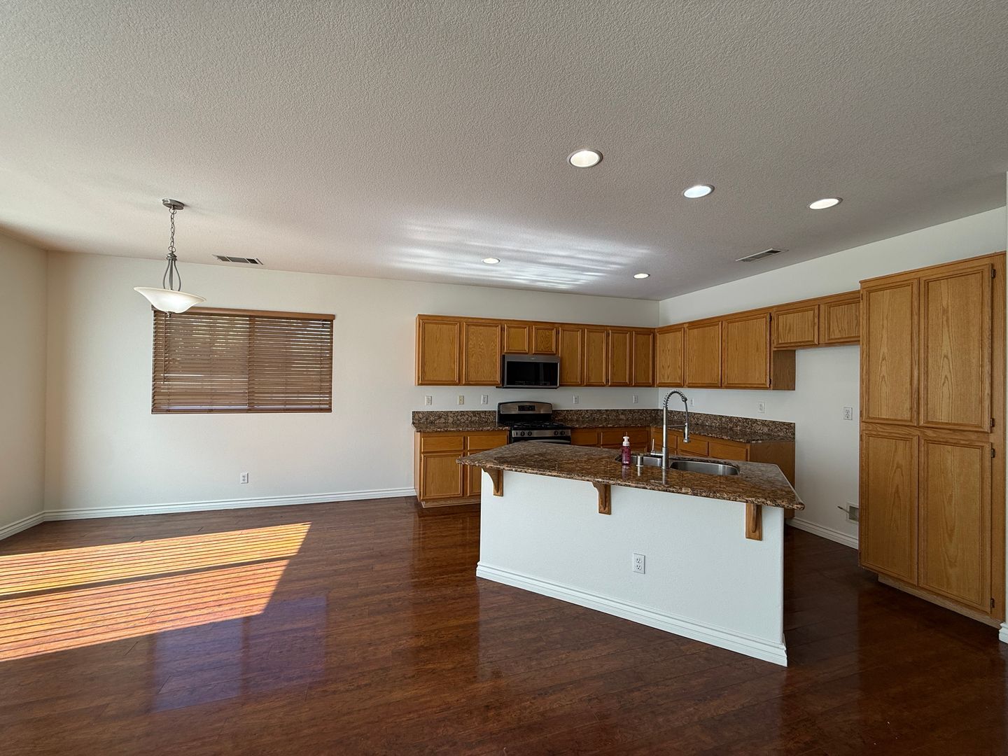 39201 Jacob Dr - Palmdale - California - 4 bed, 3 bath rental property