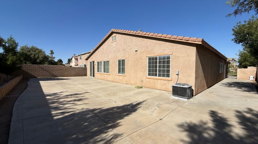 39201 Jacob Dr - Palmdale - California - 4 bed, 3 bath rental property