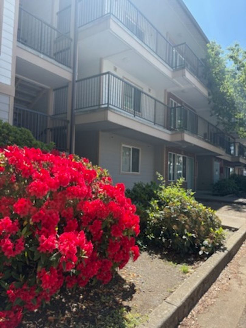 4018 Northwest Avenue - Bellingham - Washington - 2 bed, 2 bath rental property
