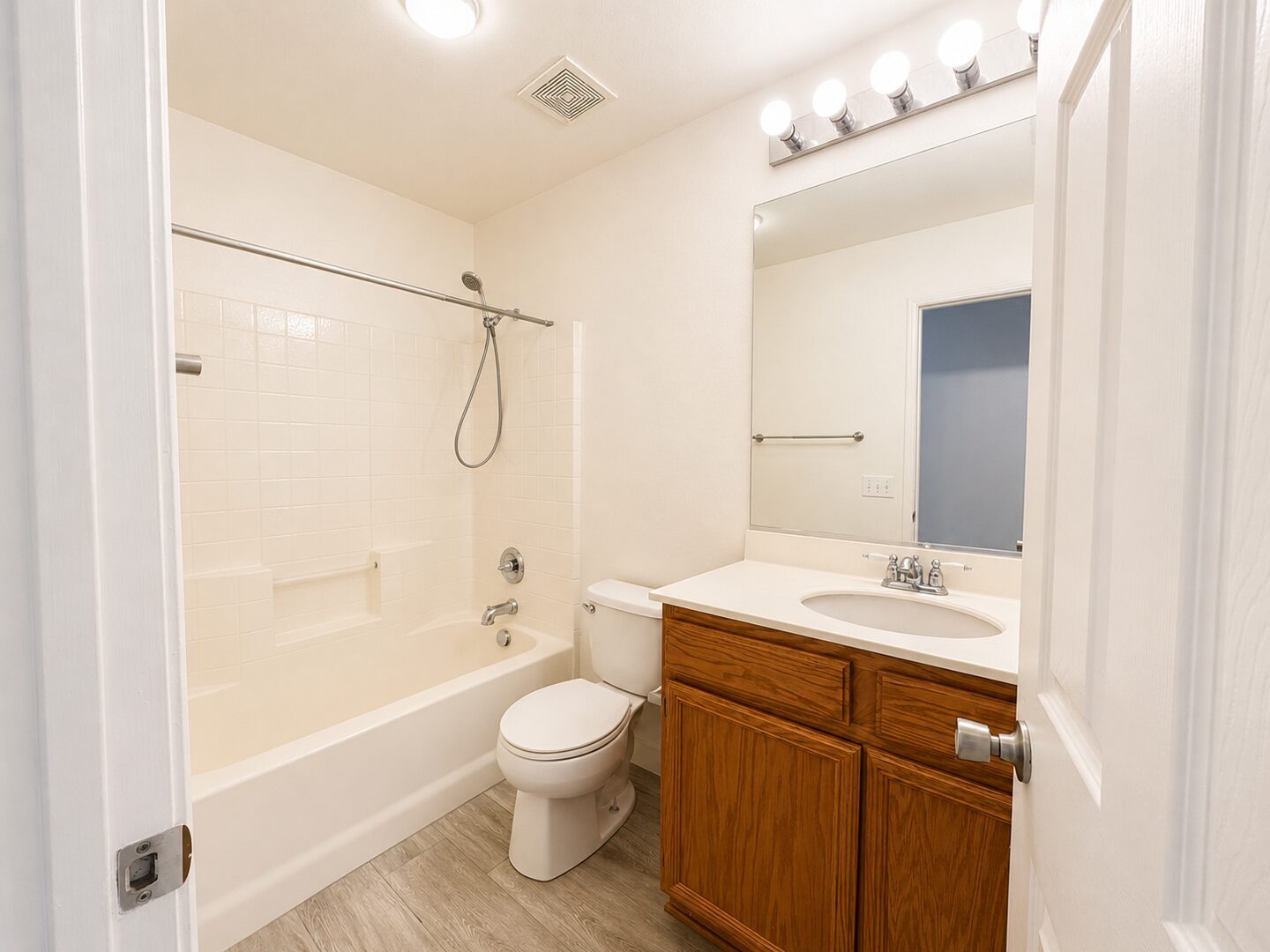 4420 Cloudywing Rd - Hemet - California - 5 bed, 3 bath rental property