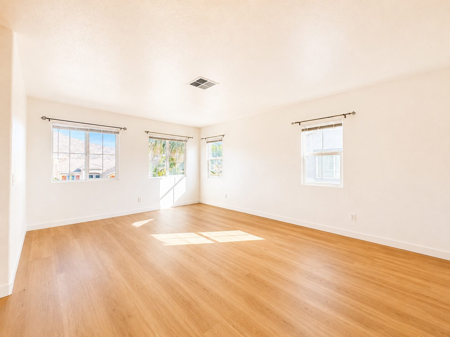 4420 Cloudywing Rd - Hemet - California - 5 bed, 3 bath rental property