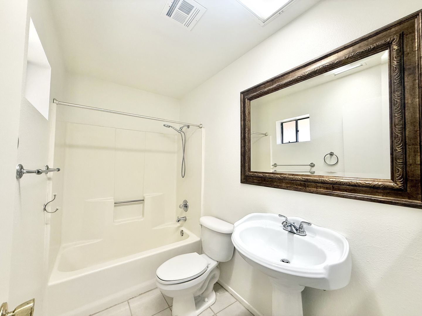 44620 San Rafael Avenue - Unit 06 - Palm Desert - California - 1 bed, 1 bath rental property