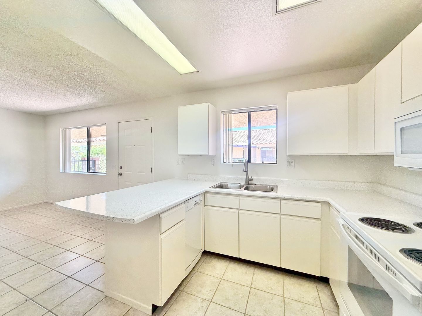 44620 San Rafael Avenue - Unit 06 - Palm Desert - California - 1 bed, 1 bath rental property