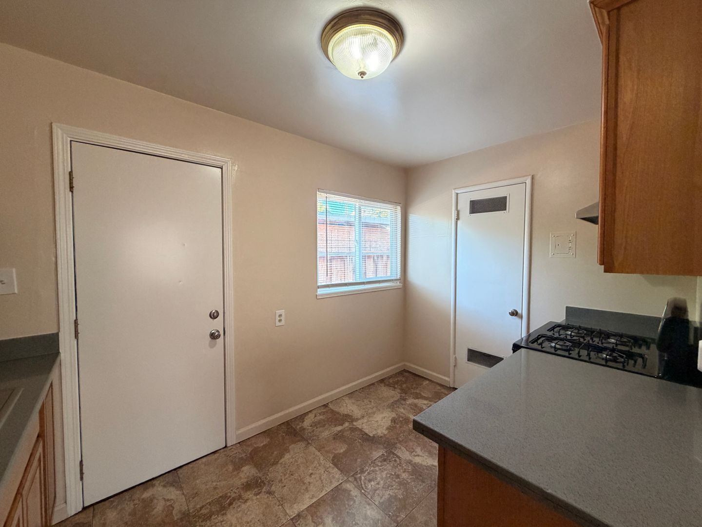 460 S. Buena Vista Avenue - San Jose - California - 1 bed, 1 bath rental property