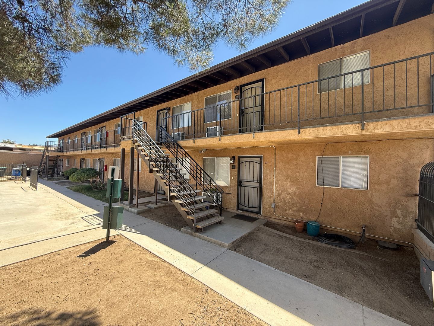 524 E. Ave Q12 - Unit 16 - Palmdale - California - 2 bed, 1 bath rental property