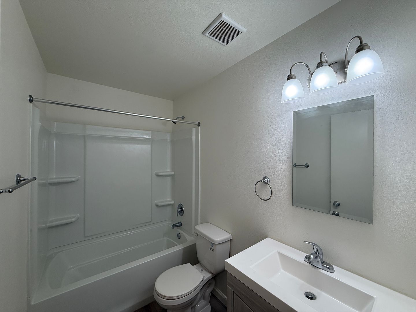 524 E. Ave Q12 - Unit 16 - Palmdale - California - 2 bed, 1 bath rental property