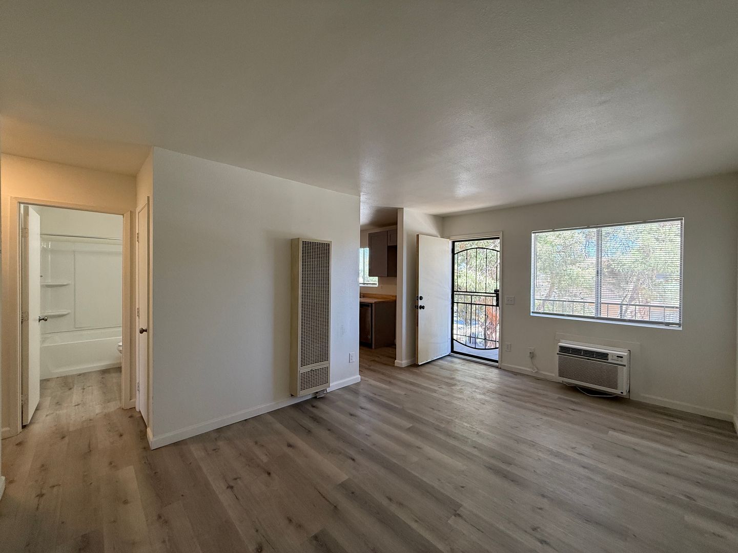 524 E. Ave Q12 - Unit 16 - Palmdale - California - 2 bed, 1 bath rental property