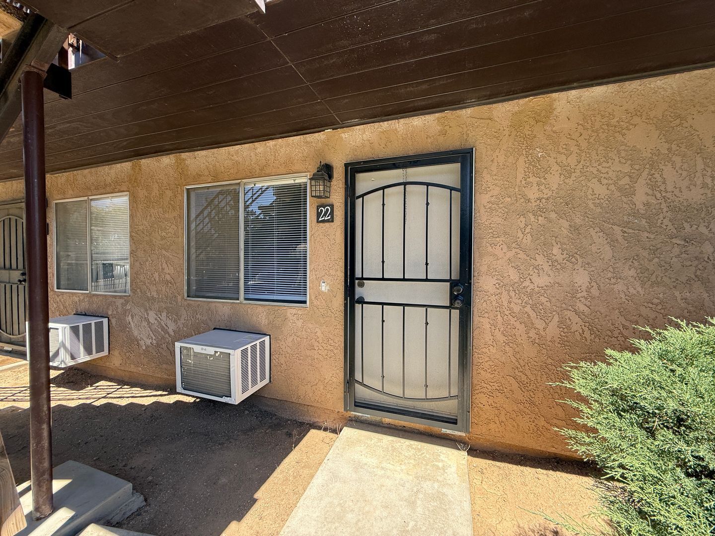 524 E. Ave Q12 - Unit 22 - Palmdale - California - 2 bed, 1 bath rental property