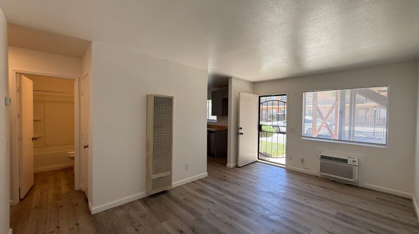524 E. Ave Q12 - Unit 22 - Palmdale - California - 2 bed, 1 bath rental property