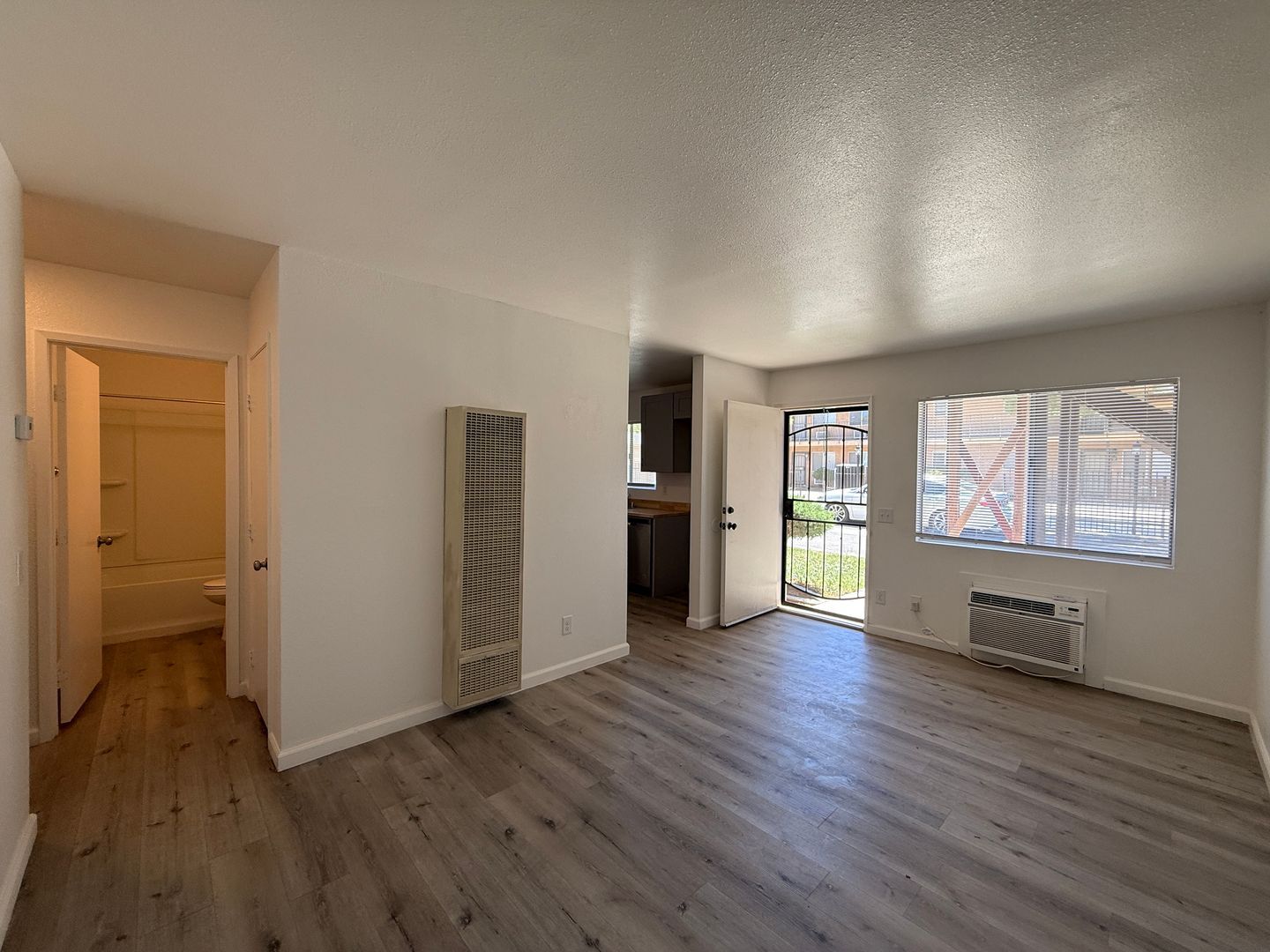 524 E. Ave Q12 - Unit 22 - Palmdale - California - 2 bed, 1 bath rental property