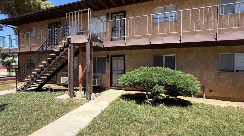 524 E. Ave Q12 - Unit 22 - Palmdale - California - 2 bed, 1 bath rental property