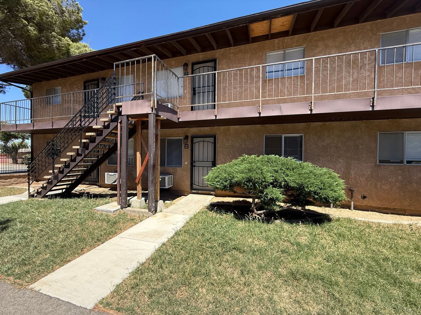 524 E. Ave Q12 - Unit 22 - Palmdale - California - 2 bed, 1 bath rental property
