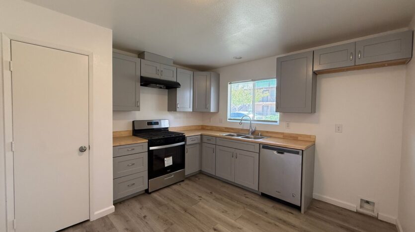 524 E. Ave Q12 - Unit 22 - Palmdale - California - 2 bed, 1 bath rental property