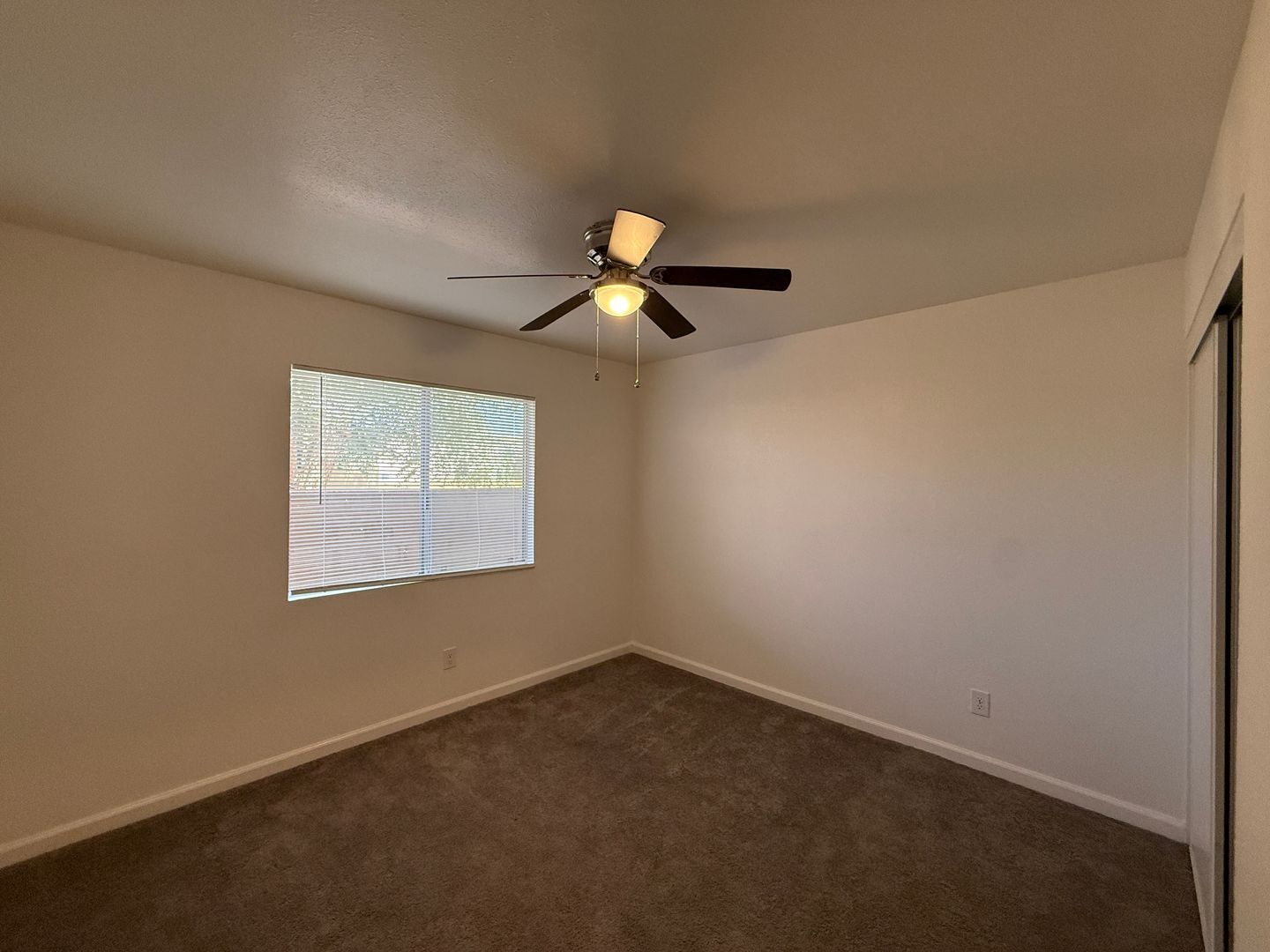 524 E. Ave Q12 - Unit 22 - Palmdale - California - 2 bed, 1 bath rental property