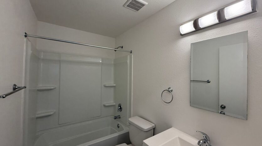 524 E. Ave Q12 - Unit 22 - Palmdale - California - 2 bed, 1 bath rental property
